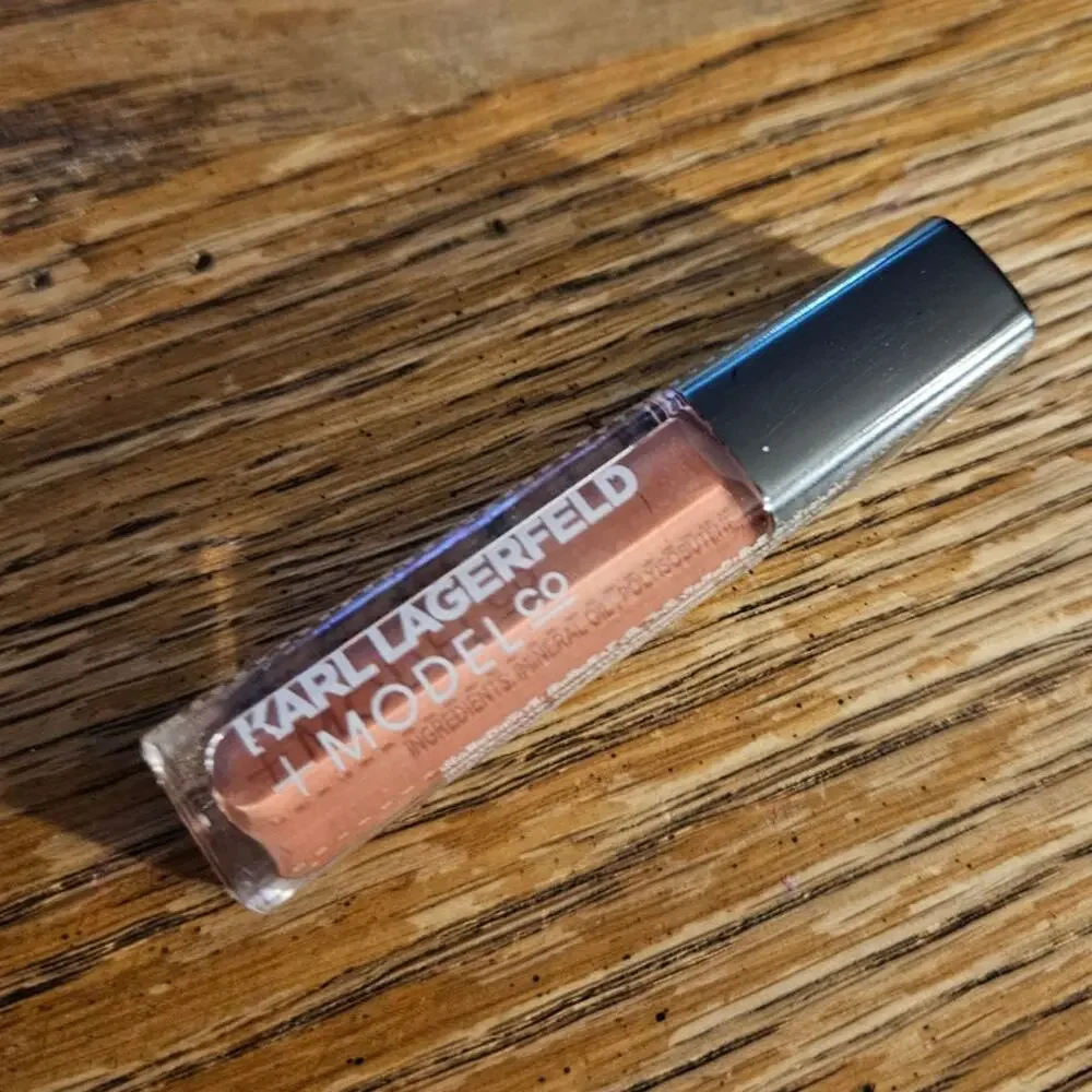 NEW! ModelCo ft Karl Lagerfeld Mini Lip Gloss RAMATUELLE ~ Neutral Nude